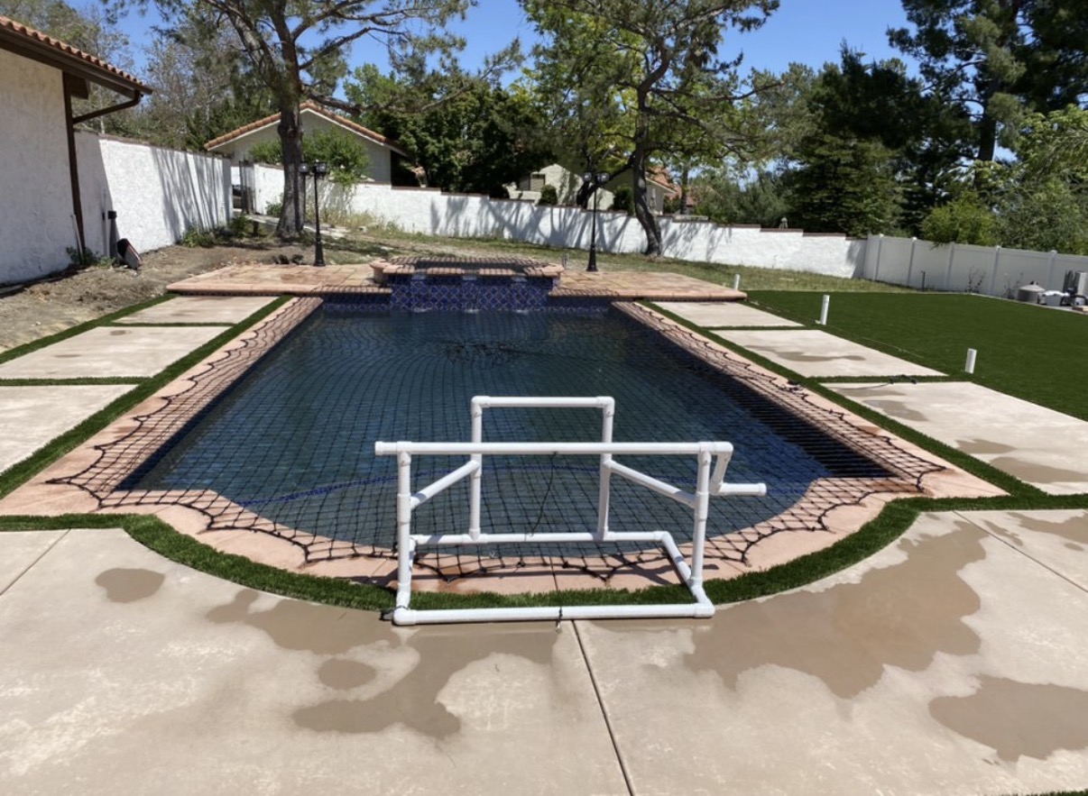 Large pool safety net install